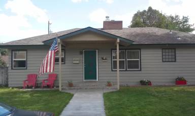Main picture of 1350 Oak St
