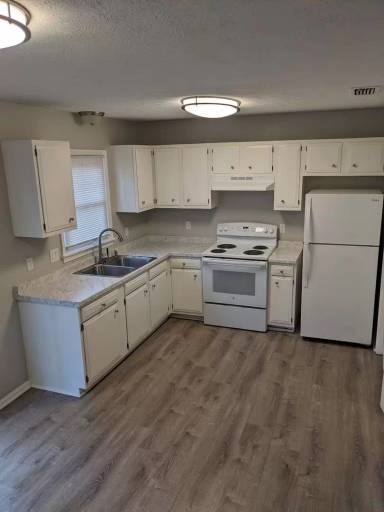 Main picture of 31 Raleigh Ct