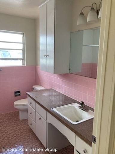 Main picture of 715 E Yeso Dr