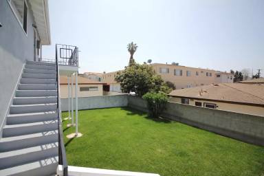 Main picture of 2018 Nelson Ave - D