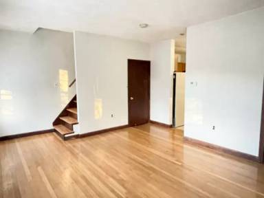 Main picture of 320 Granite St