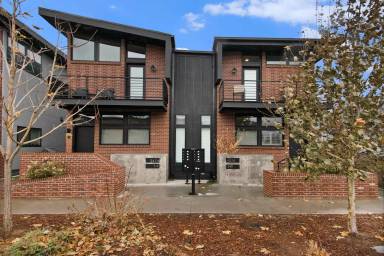 Main picture of 2478 S Delaware St