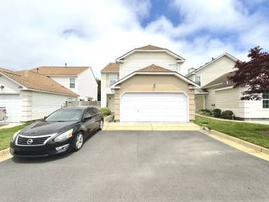 Main picture of 704 Blackstone Walk