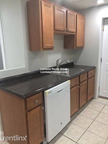 Main picture of 3034 N Ashland Ave