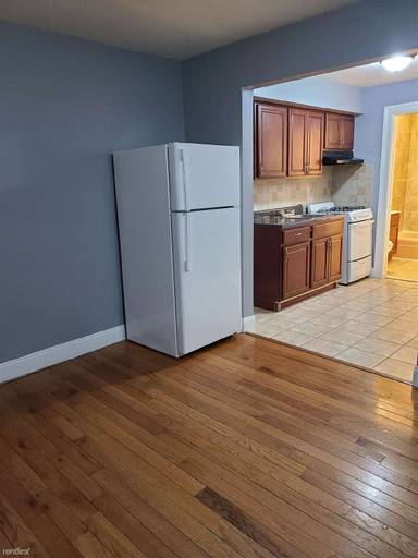 Main picture of 137 36th St