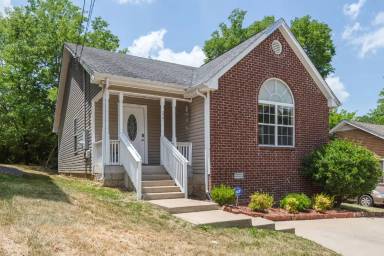 Main picture of 527 31st Ave N