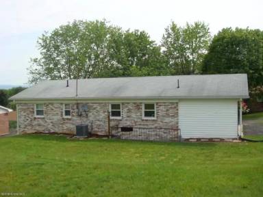 Main picture of 5631 Rolling Hills Dr