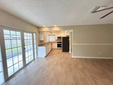 Main picture of 503 Hillside Ct