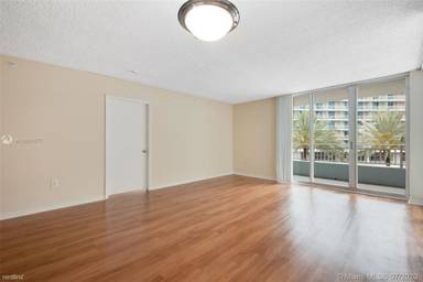 Main picture of Yacht Club at Brickell Apartments