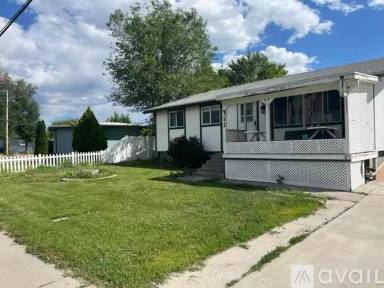 Main picture of 311 W Pacific Dr