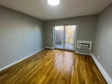 Main picture of 345 E 234th St