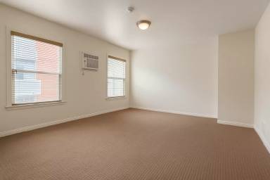 Main picture of 442 Kelton Ave