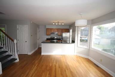 Main picture of 948 Highland St