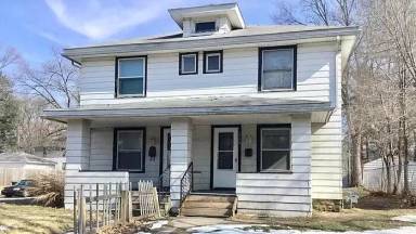 Main picture of 1904 Marine St