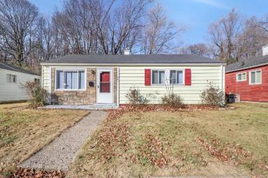 Main picture of 823 E Chippewa Ave