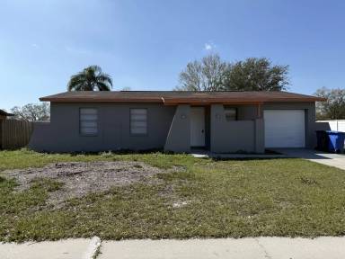 Main picture of 8521 Fish Lake Rd
