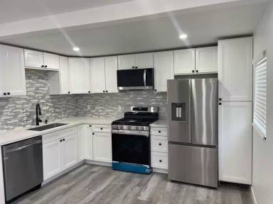 Main picture of 109 E St