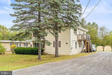 Main picture of 1877 Spring Rd