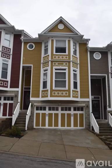 Main picture of 2105 Herrick Ave