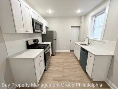 Main picture of 1761 N Newkirk St