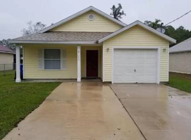 Main picture of 1230 Four Mile Rd