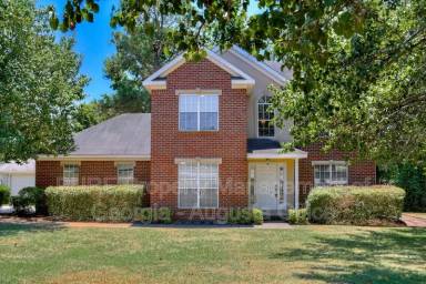 Main picture of 762 Winding Creek Ct
