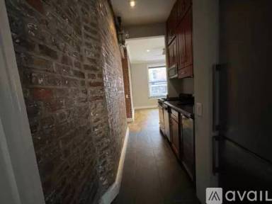 Main picture of 230 E 18th St