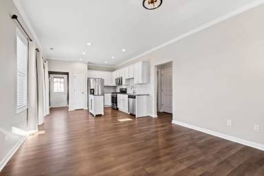 Main picture of 141 E Wilson St