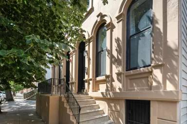 Main picture of 1913 Wallace St
