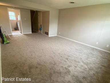 Main picture of 812 W 10th St