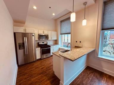 Main picture of 23 W Market St