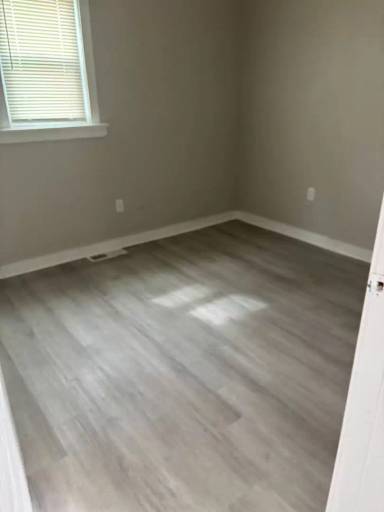 Main picture of 319 W 14th St