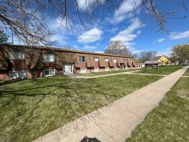 Main picture of 1725 N Iowa Ave