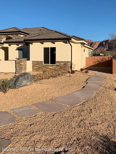 Main picture of 304 W Peaceful Ln