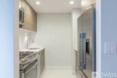 Main picture of 237 W 48th St