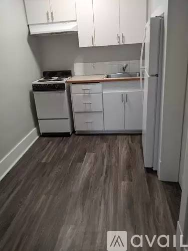 Main picture of 2320 W 2nd Ave