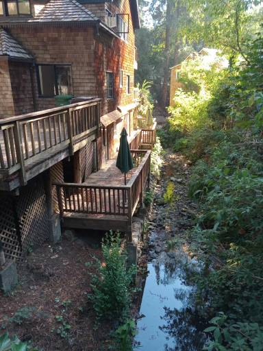 Main picture of 8 Eldridge Ave