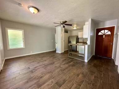 Main picture of 300 Karsten Dr