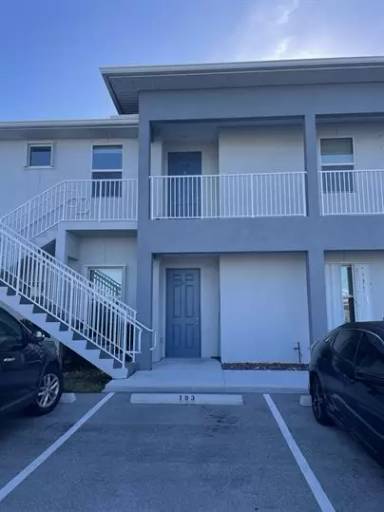 Main picture of 319 Nicholas Pkwy W