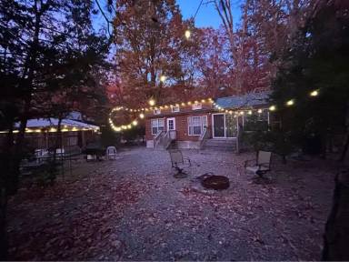 Main picture of 724 Monmouth Rd