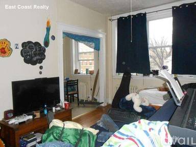 Main picture of 220 Kelton St