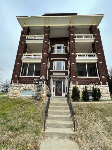 Main picture of 2805 Gillham Rd
