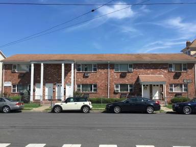 Main picture of 80 Howe Ave