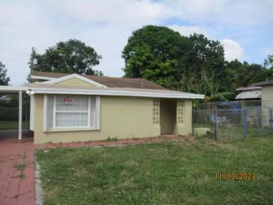 Main picture of 2855 Funston St