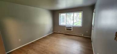 Main picture of 3278 N Dousman St