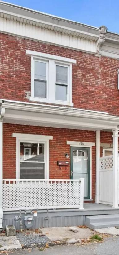 Main picture of 916 May St
