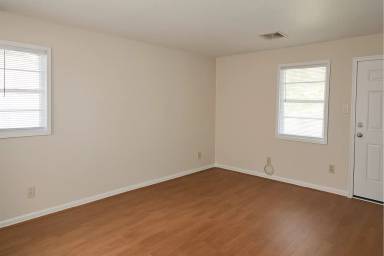 Main picture of 12 Pine St
