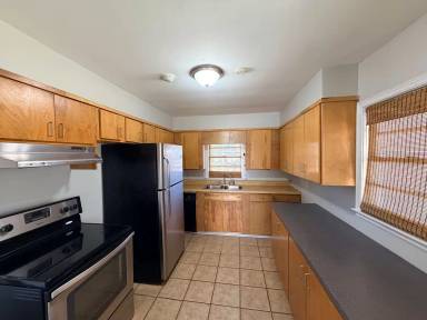 Main picture of 2213 Jerry Jones Dr