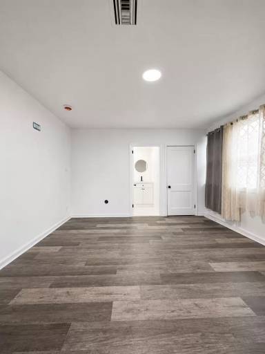 Main picture of 7 Bradley Dr