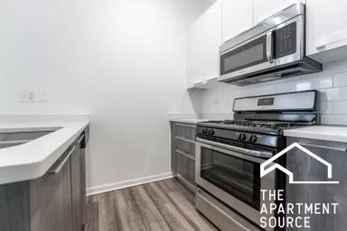 Main picture of 2700 W North Ave